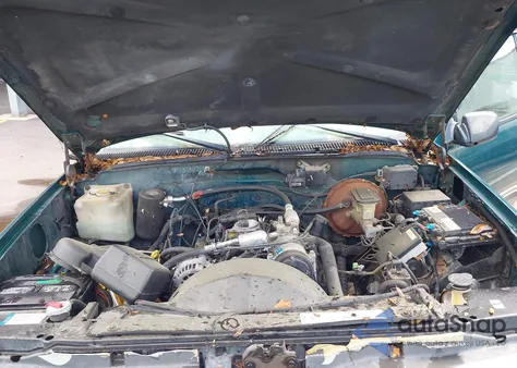 1998 Chevrolet K1500 Fleetside из США, поврежденный, VIN 2GCEK19R5W1261452